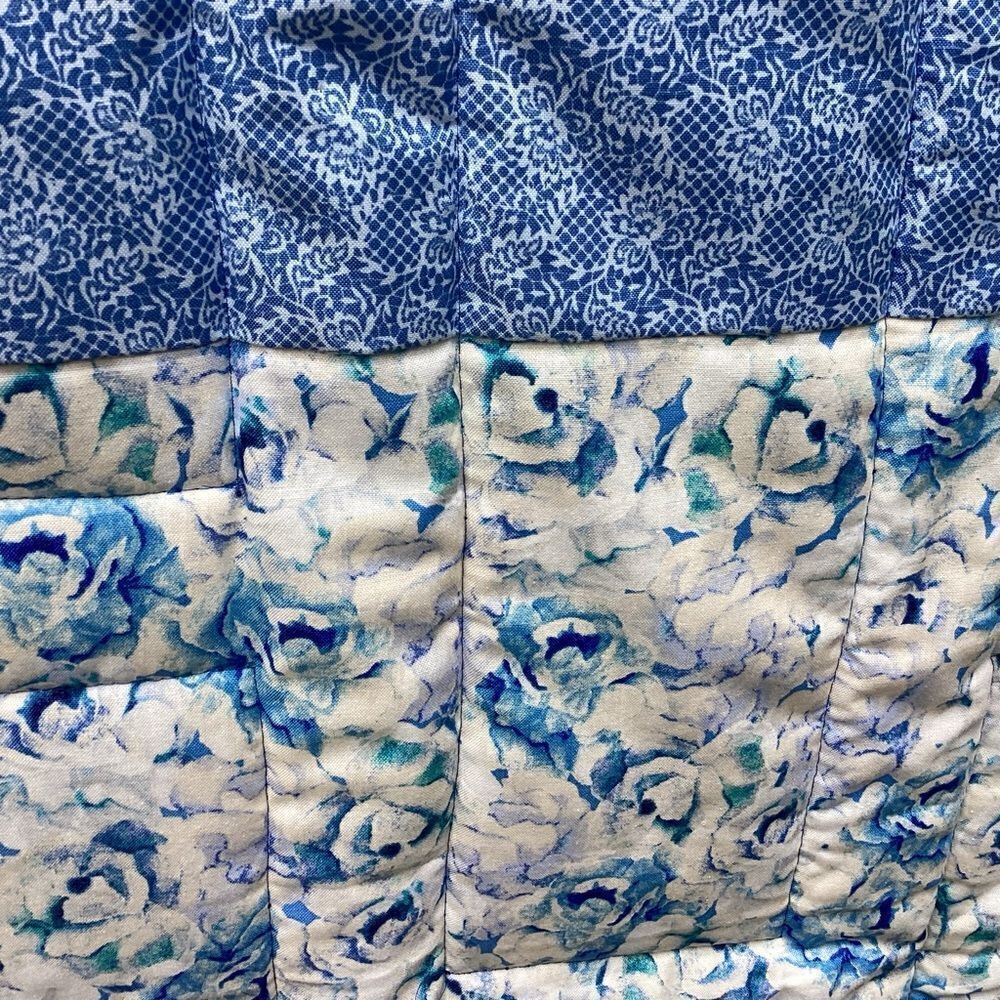 NWT. Hand Crafted Lap Quilt Tana Lawn Fbrics - Picture 15 of 16